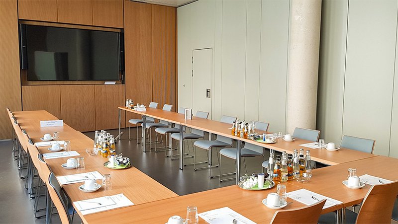 Seminarraum Nord in U-Form gestellt für 20 Pax